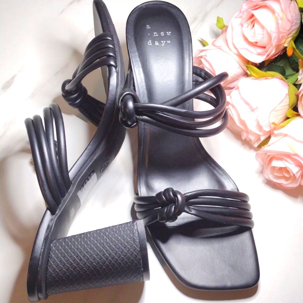 🆕 Ania Mule Black BLock Heel NWOT